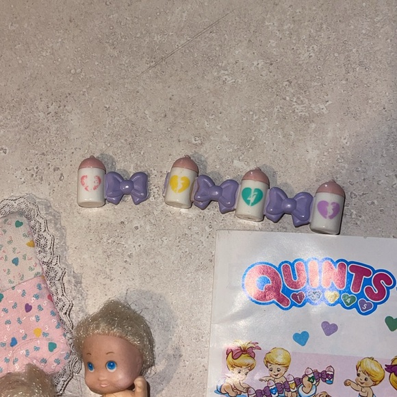 Quints Dolls With Bunting Pocket and Bottles, 1990's Tyco Baby Set - Picture 3 of 5